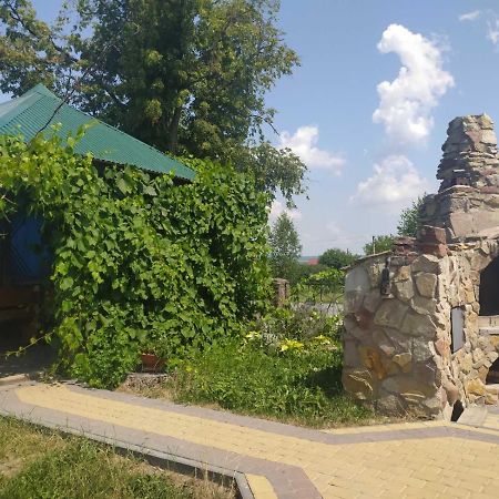 Лісова Пісня Апартаменти Husyatyn Exterior photo